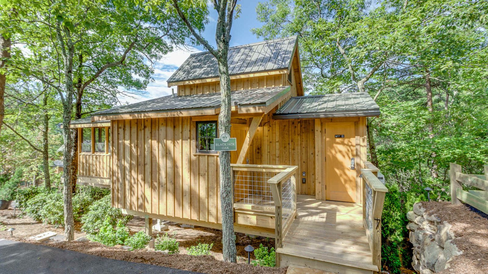 The Blackjack Oak - Treehouse Grove at Norton Creek | Gatlinburg, TN